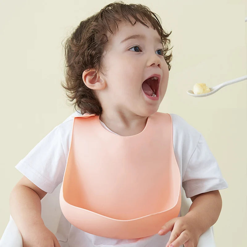 Best Gifts for Newborns Solid Silicone Baby Feeding Bibs Burp Cloths Bandana Fashionable Aprons Babador Breastplate Baby Stuff